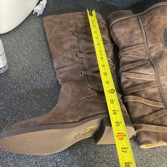 Journee Collection Carly Riding Boot with Almond-Toe Size 6.5 - Picture 5 of 9